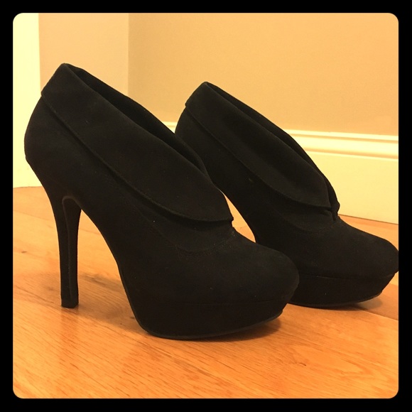 Mossimo Supply Co. Shoes - Mossimo Platform Pumps
